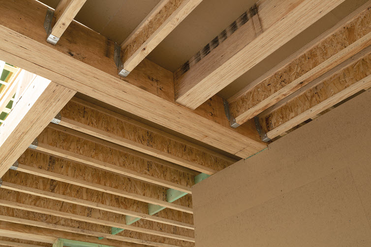 LVL structural beams have a better fire resistance rating than traditional construction wood, and also have a high load-bearing capacity.