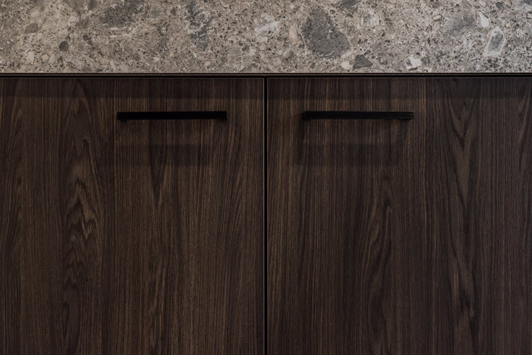 Mineral Grey goes particularly well with Café Noir