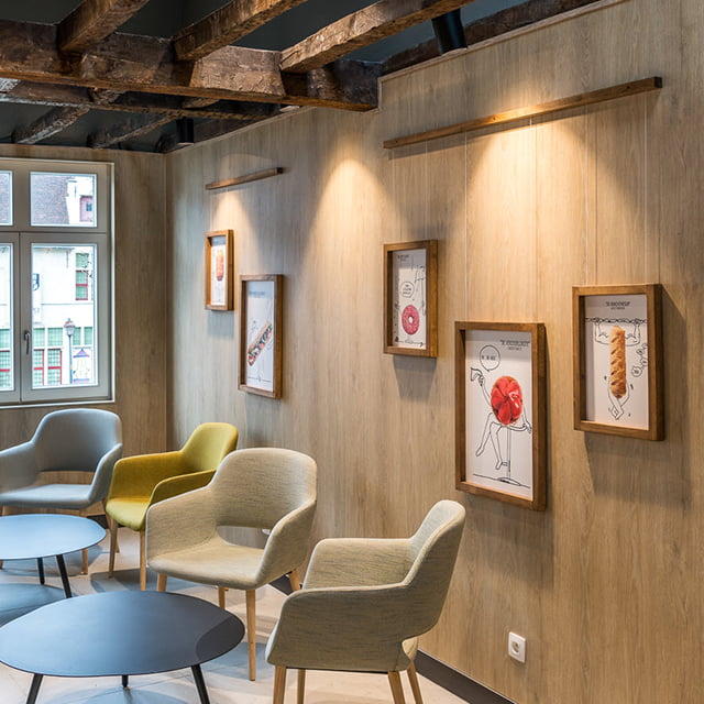 Clicwall wall panels in restaurant